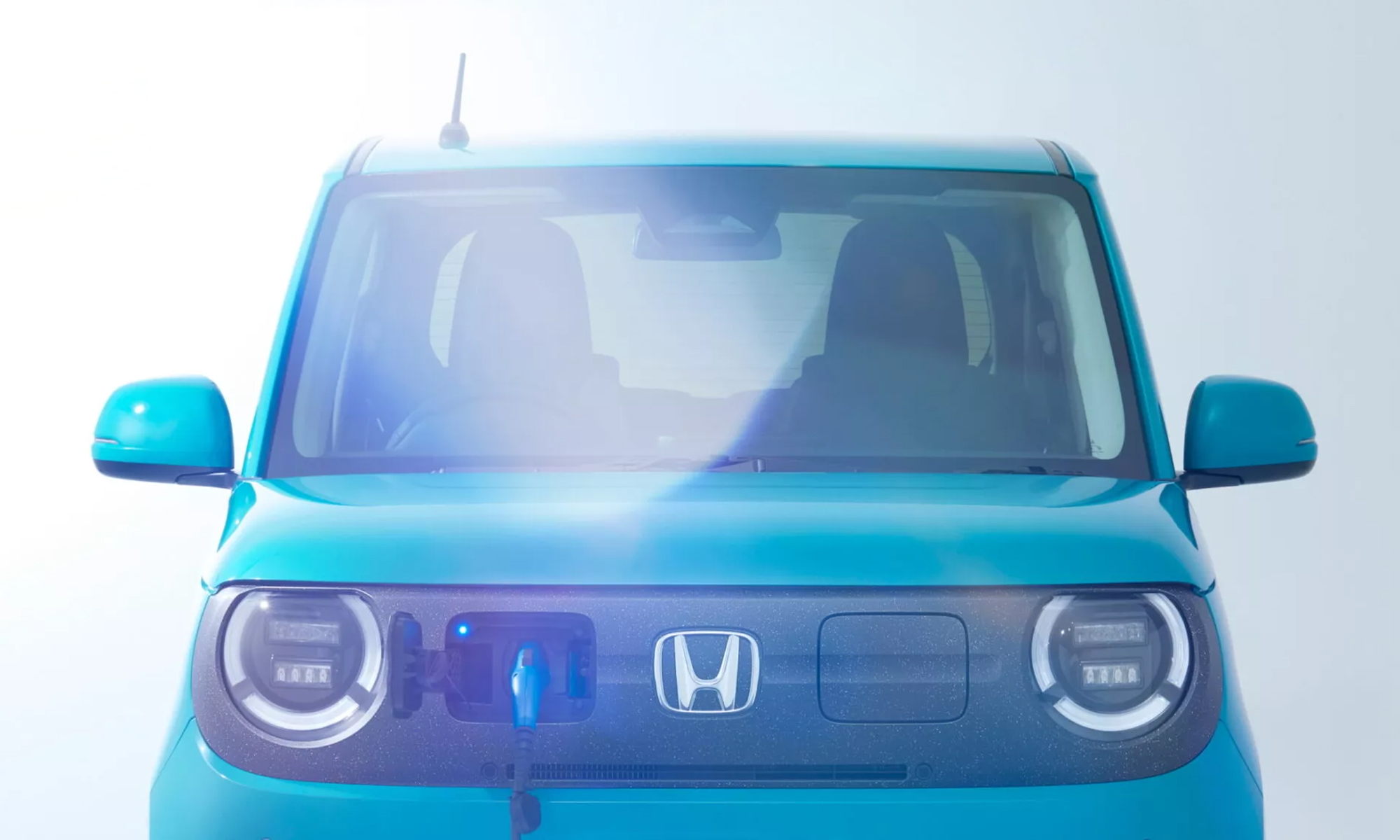 Honda lanza una primera imagen del N-ONE e: que será presentado muy pronto.