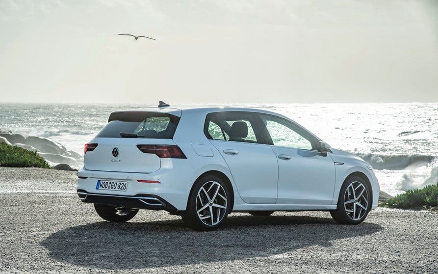  Volkswagen Golf 8 eHybrid: el Golf híbrido enchufable tiene 56 km de autonomía eléctrica 