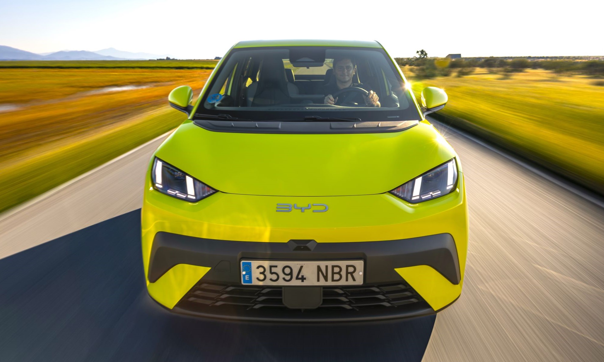El BYD Dolphin Surf no ofrece descuento por stock, pero sí uno de 950 euros por el CAE. Así, su precio de partida se queda en 10.830 euros.