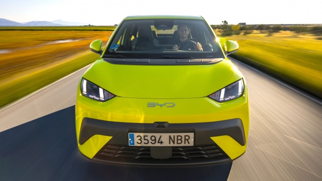 El BYD Dolphin Surf no ofrece descuento por stock, pero sí uno de 950 euros por el CAE. Así, su precio de partida se queda en 10.830 euros.