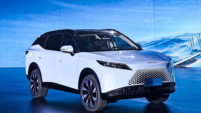 OMODA 7 (1)