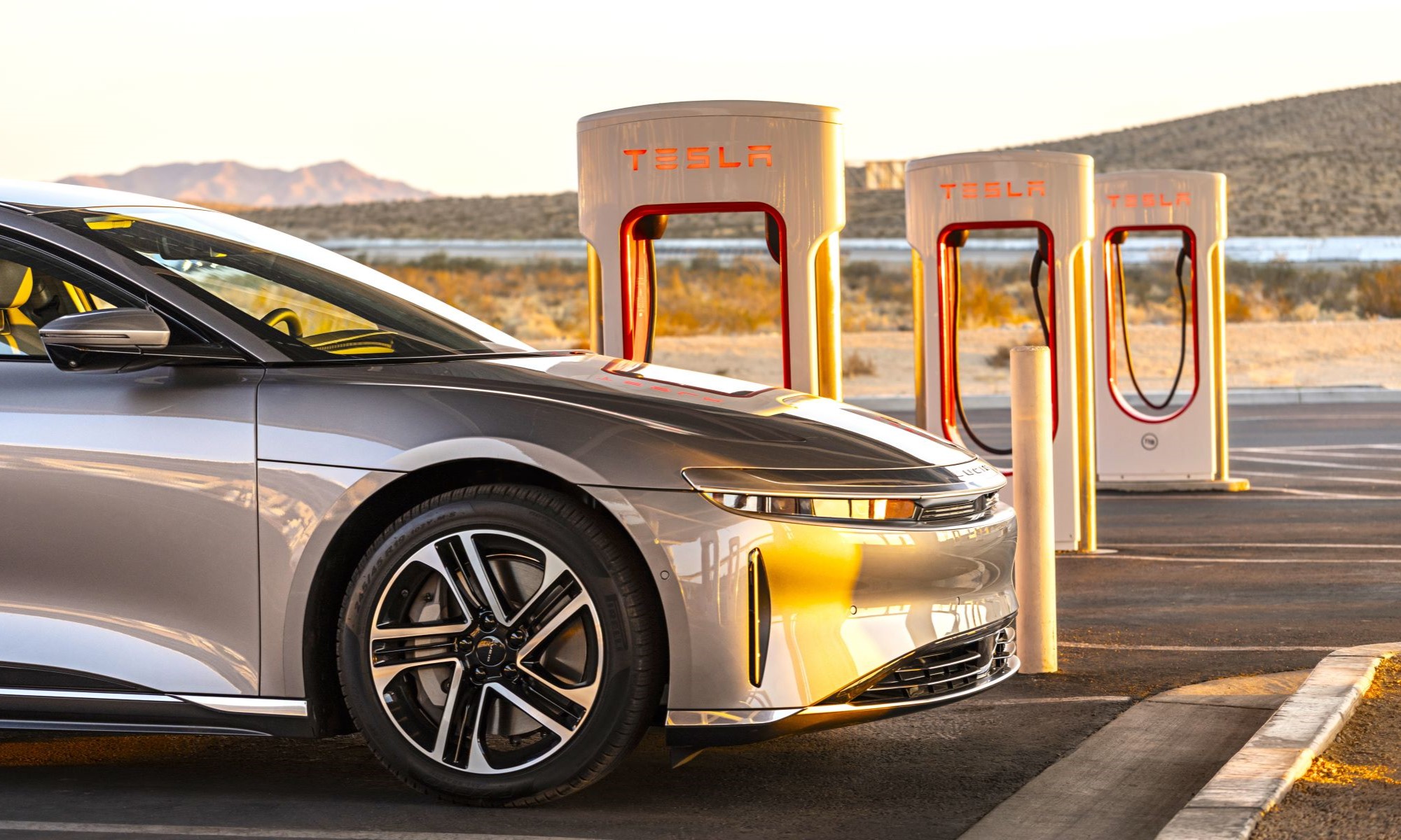 A partir del próximo 31 de julio, el Lucid Air, el coche eléctrico más eficiente del mundo, podrá recargar en los puntos de recarga de Tesla.