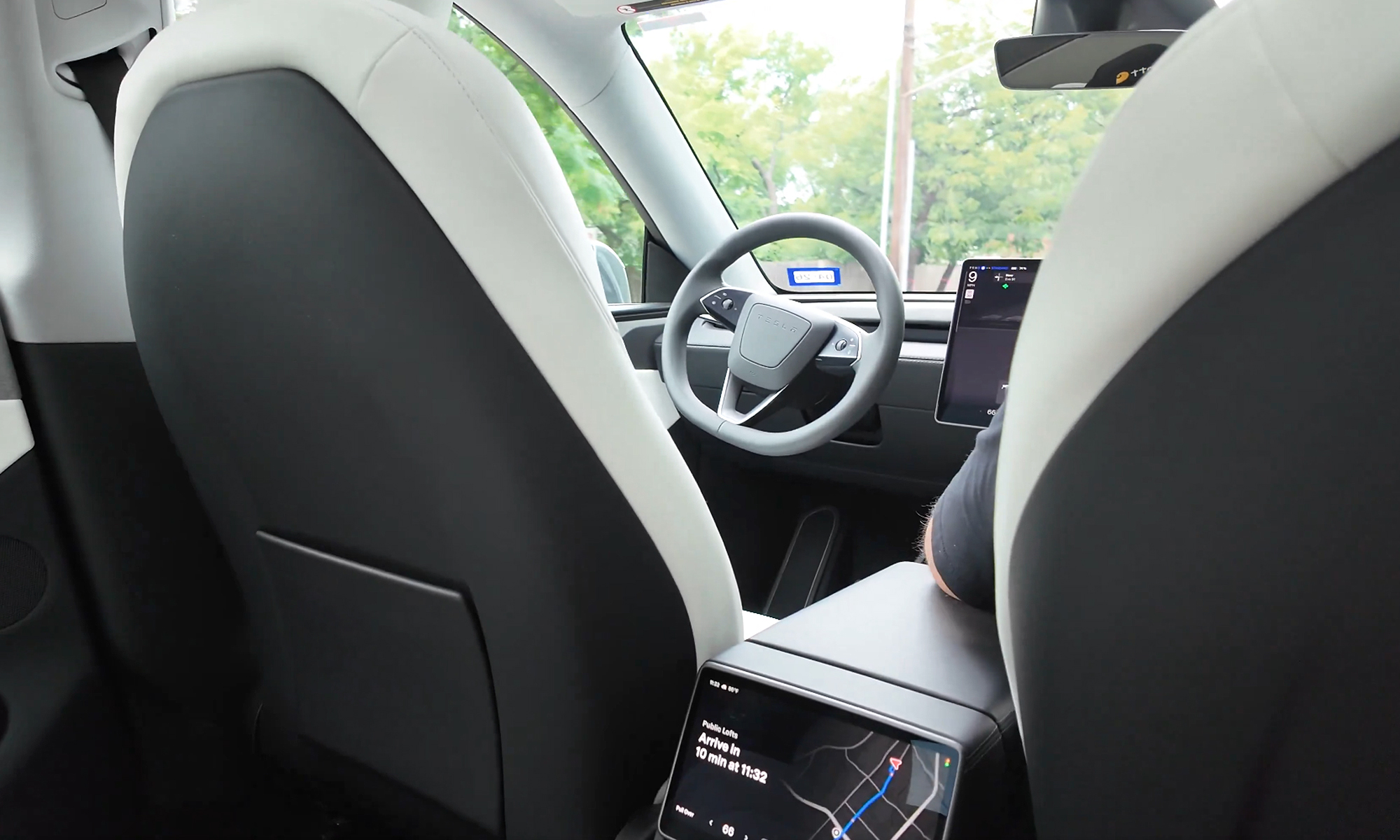 elon musk promesa robotaxi 3
