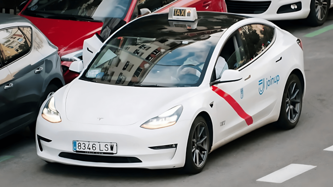 tesla model 3 taxi (1)