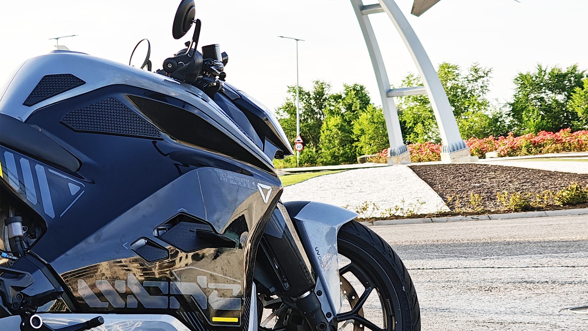 Bri urdaneta erome high-end location ample parking do not