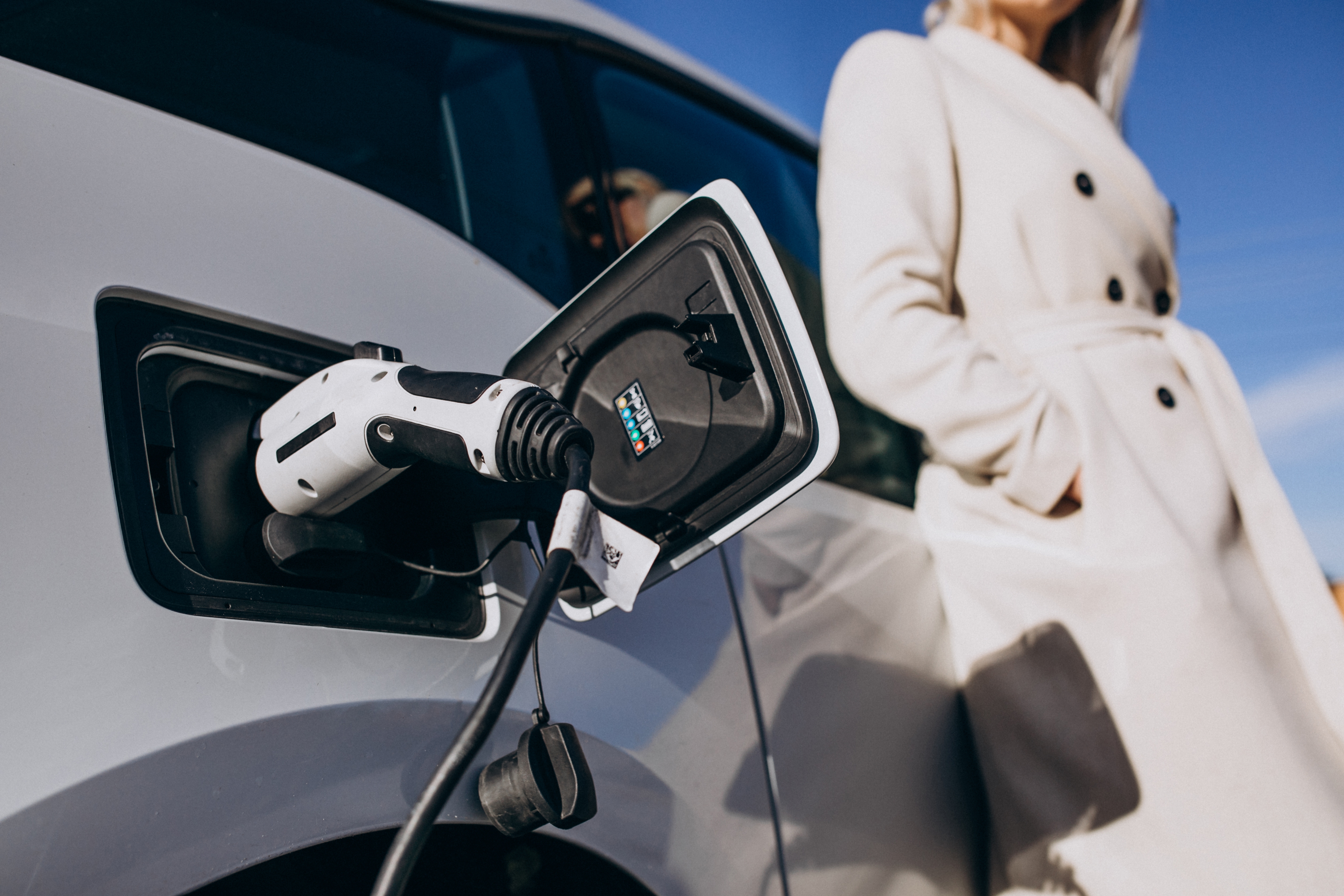 Coche eléctrico carga casa hogar