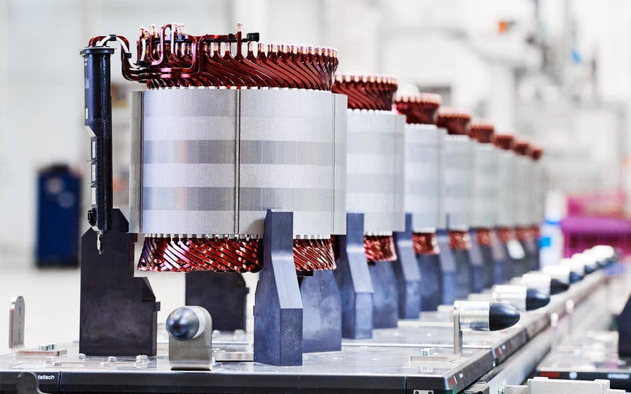  Producción de propulsores eléctricos en la planta de BMW en Dingolfing (Alemania). 