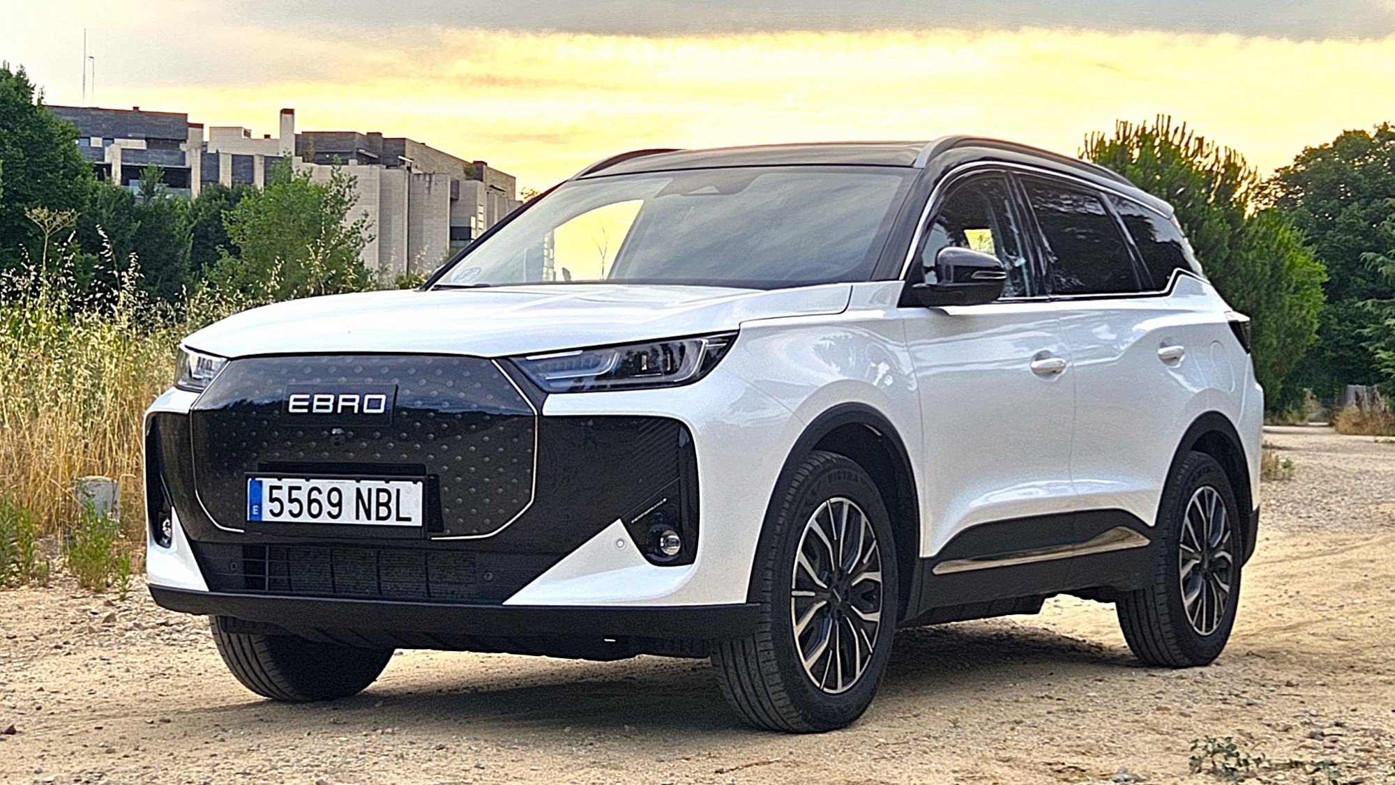ebro-s700-phev-el-suv-h-brido-espa-ol-con-m-s-de-1-200-km-de-autonom-a