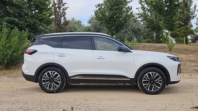 EBRO s700 PHEV Más de 1.200 km de autonomía para este SUV híbrido hecho en España (29)