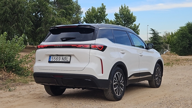 EBRO s700 PHEV Más de 1.200 km de autonomía para este SUV híbrido hecho en España (30)