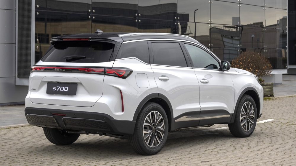 EBRO s700 PHEV Más de 1.200 km de autonomía para este SUV híbrido hecho en España (20)