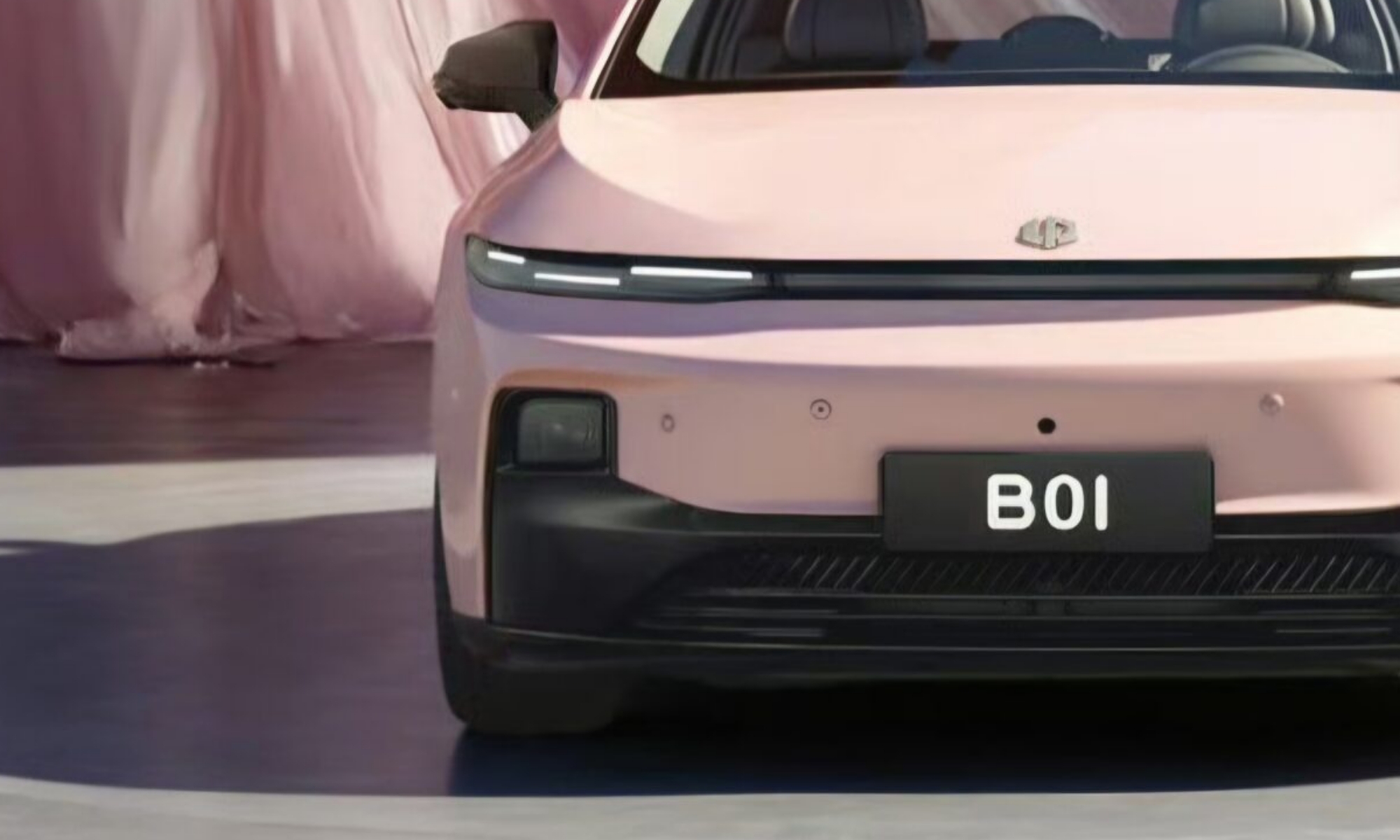 El B01 es el primer sedán de Lepmotor. No debemos confundirlo con el B10 (un SUV).