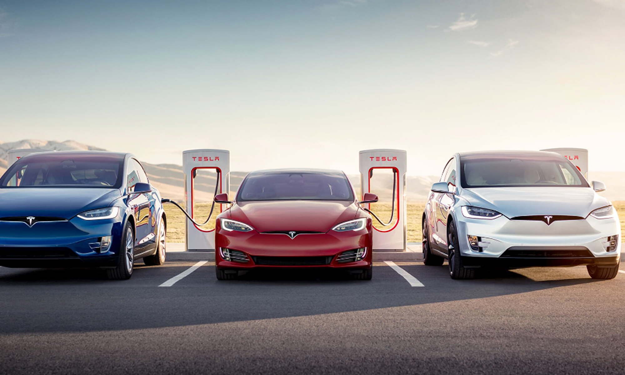 tesla cybertruck enchufado 2 semanas roto 2