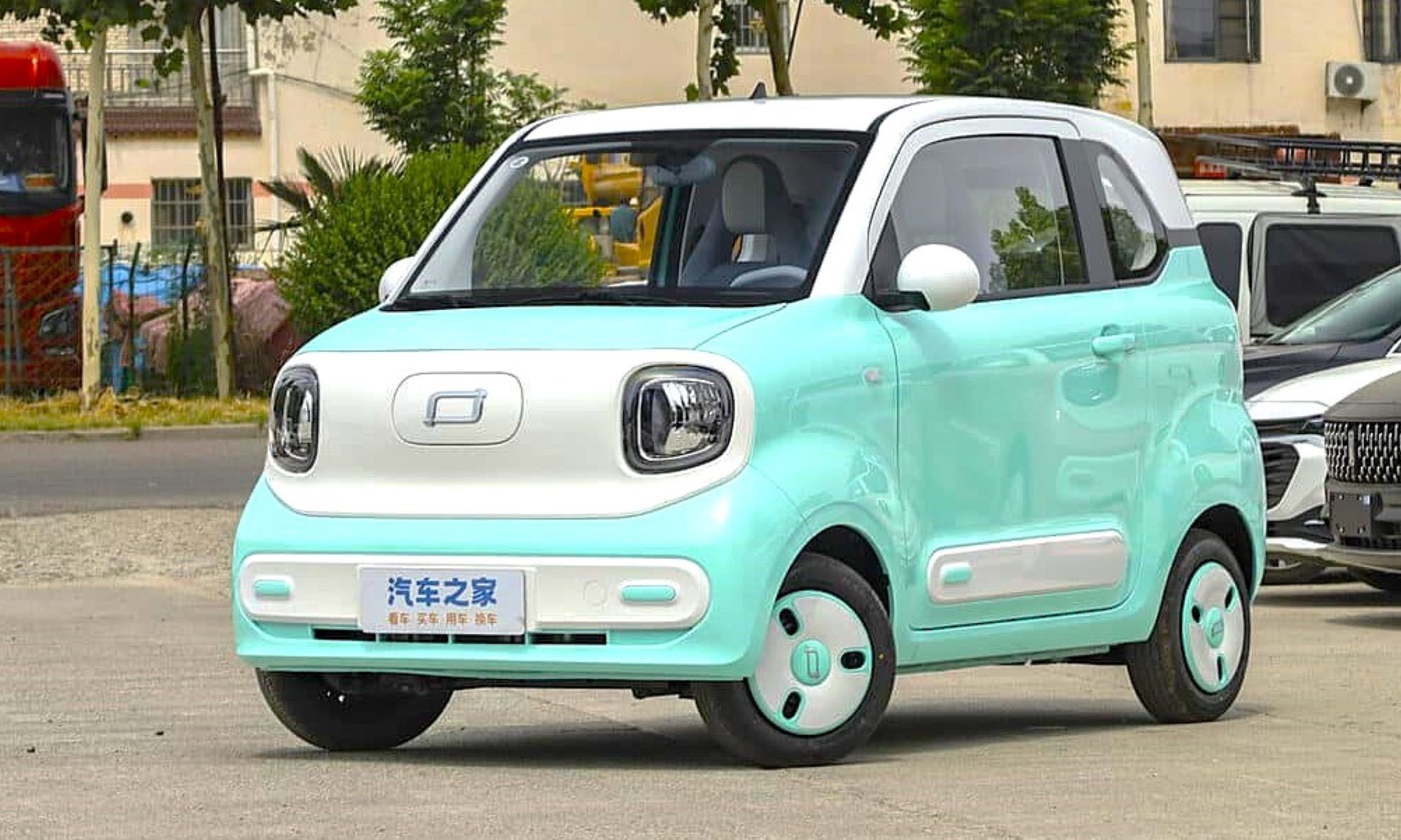 Este urbano eléctrico construido por el socio de Toyota en China cuesta allí sólo 4.175 euros. Y ofrece 222 km de autonomía. Triunfaría en España.