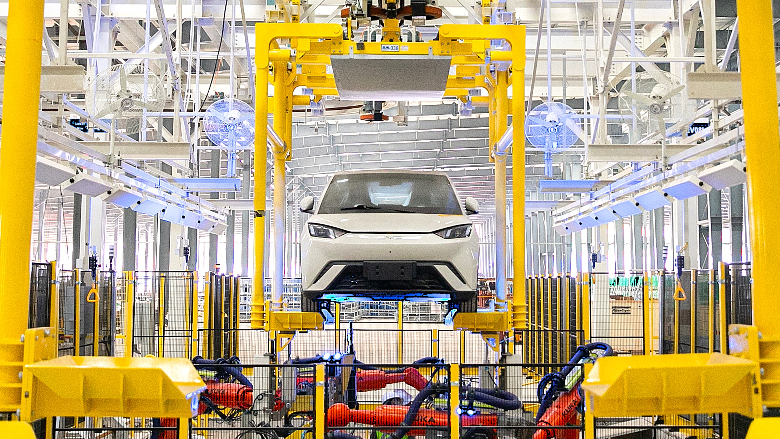 Más de 2 millones de coches producidos en seis meses: este récord casi asegura el objetivo de este fabricante de superar a Tesla.