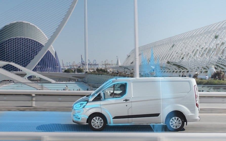  Las furgonetas de Ford cambiarán automáticamente a modo eléctrico en zonas urbanas 