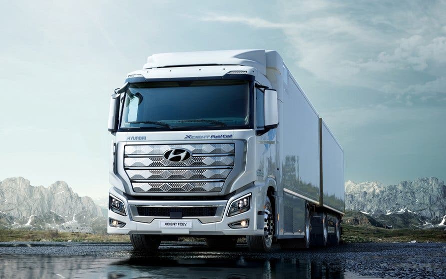  Hyundai entrega los primeros camiones de hidrógeno de gran tonelaje del mundo 