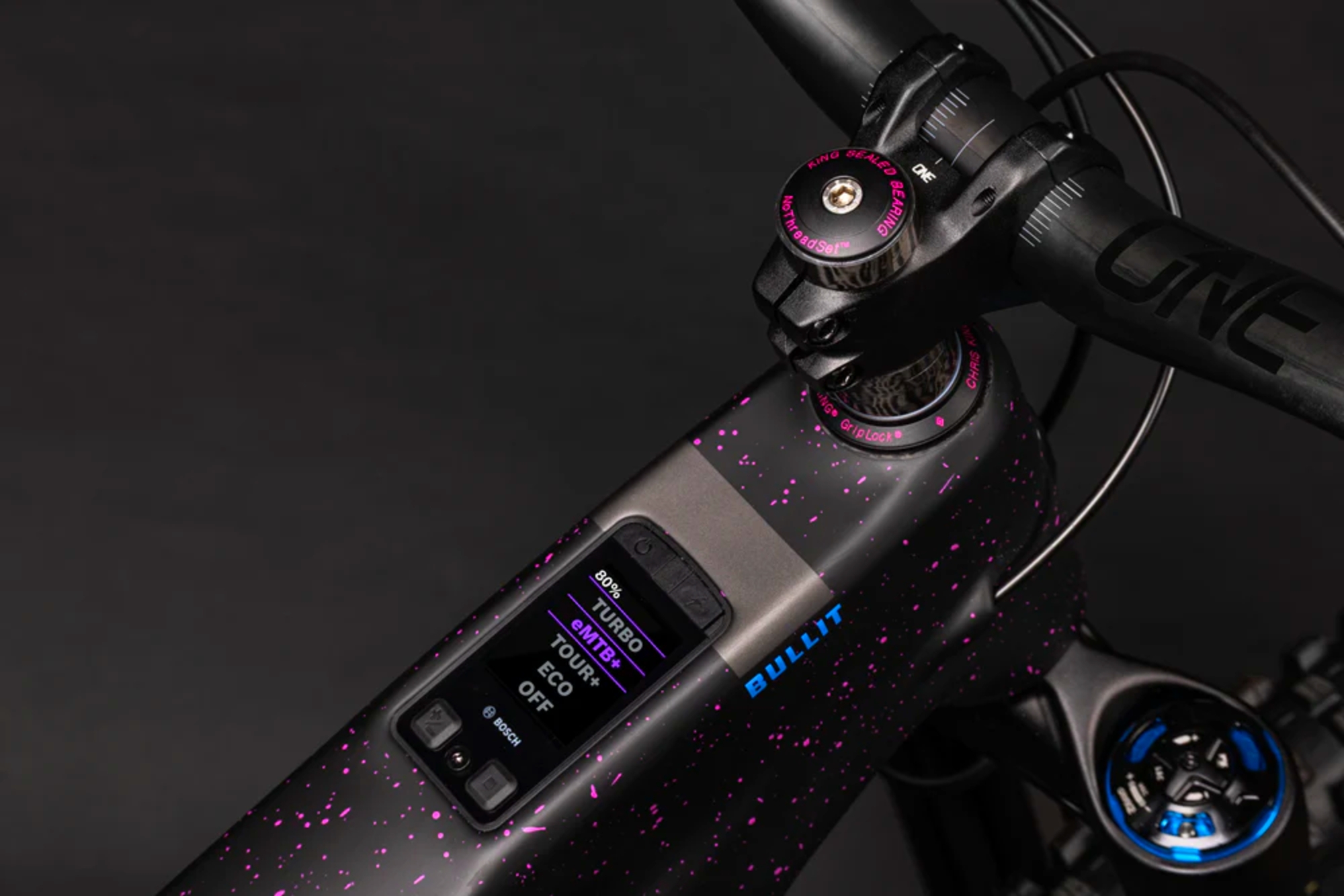 MY26 BullitPodium Details 001