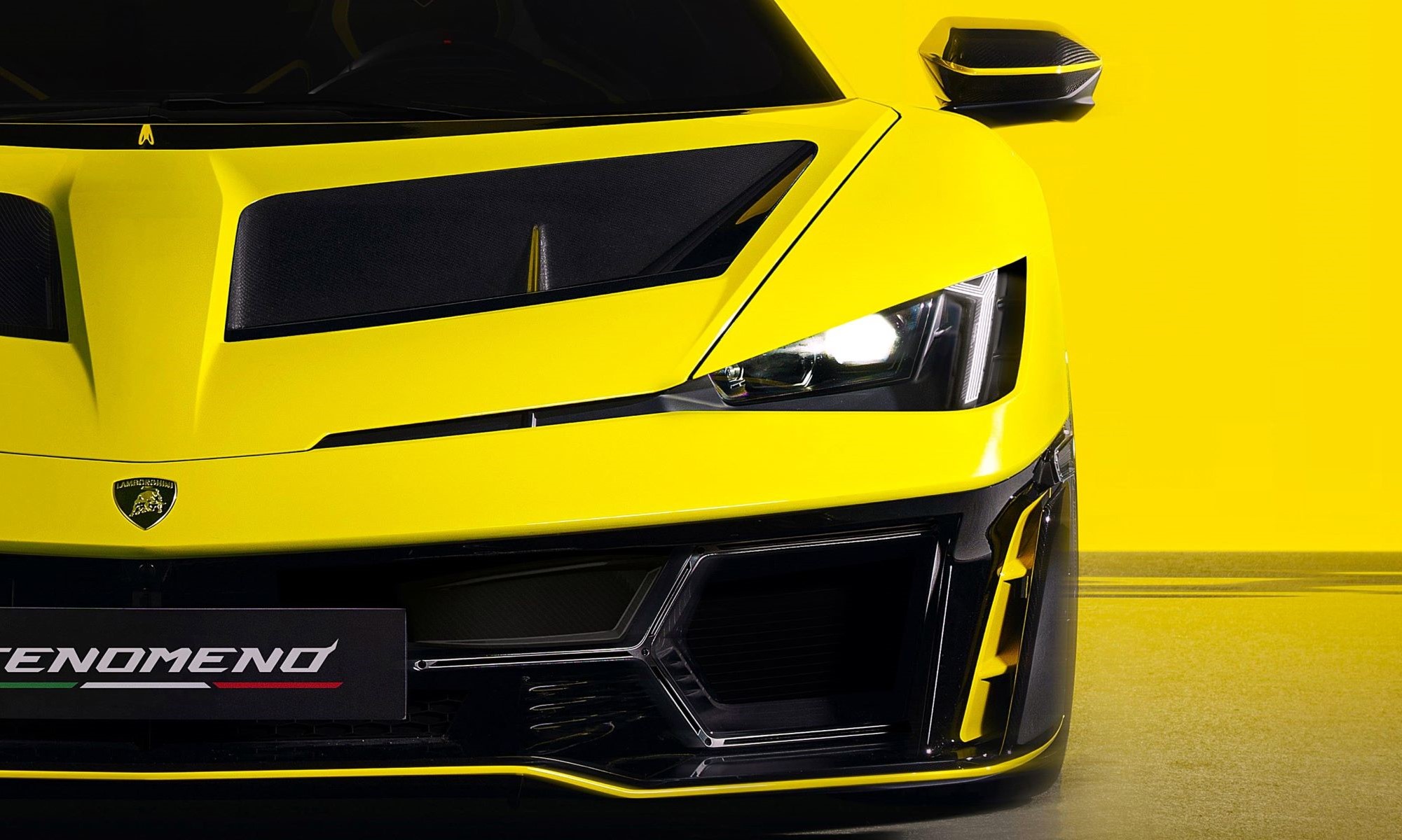 Con una velocidad punta de más de 350 km/h y 1.080 CV, este Lamborghini es el más potente y, a la vez, el más rápido de la historia de la marca.