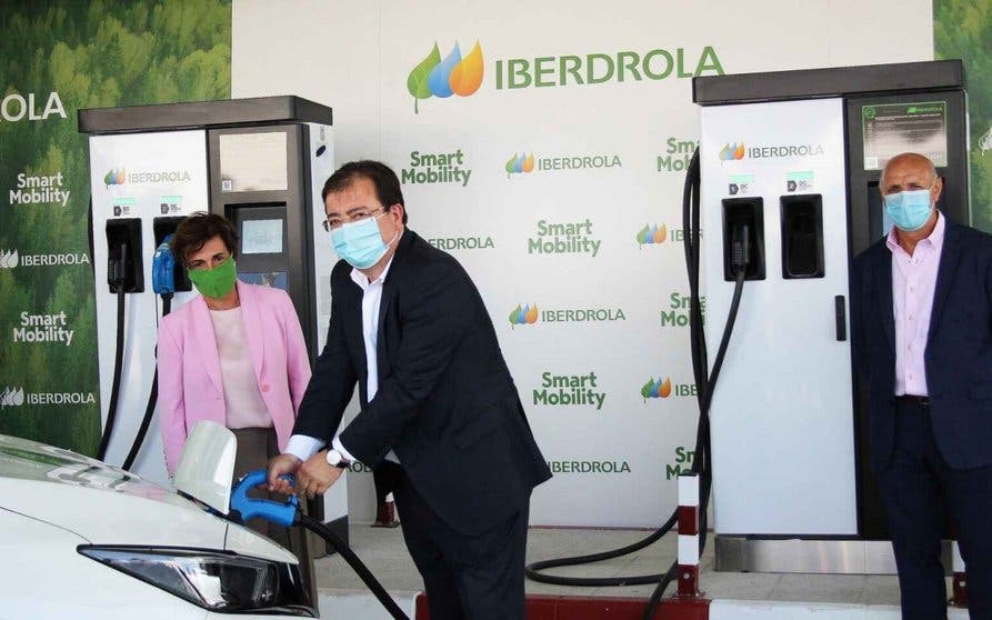  Iberdrola inaugura corredor de carga rápida para coches eléctricos uniendo el centro y sur de España 
