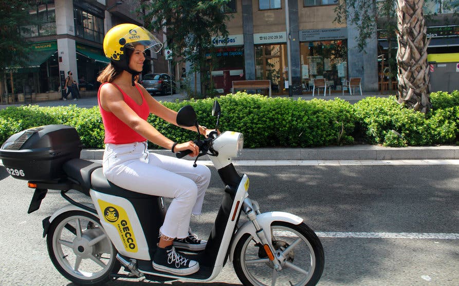  Gecco, el nuevo servicio de motosharing llega a Barcelona con 350 scooters eléctricos. 
