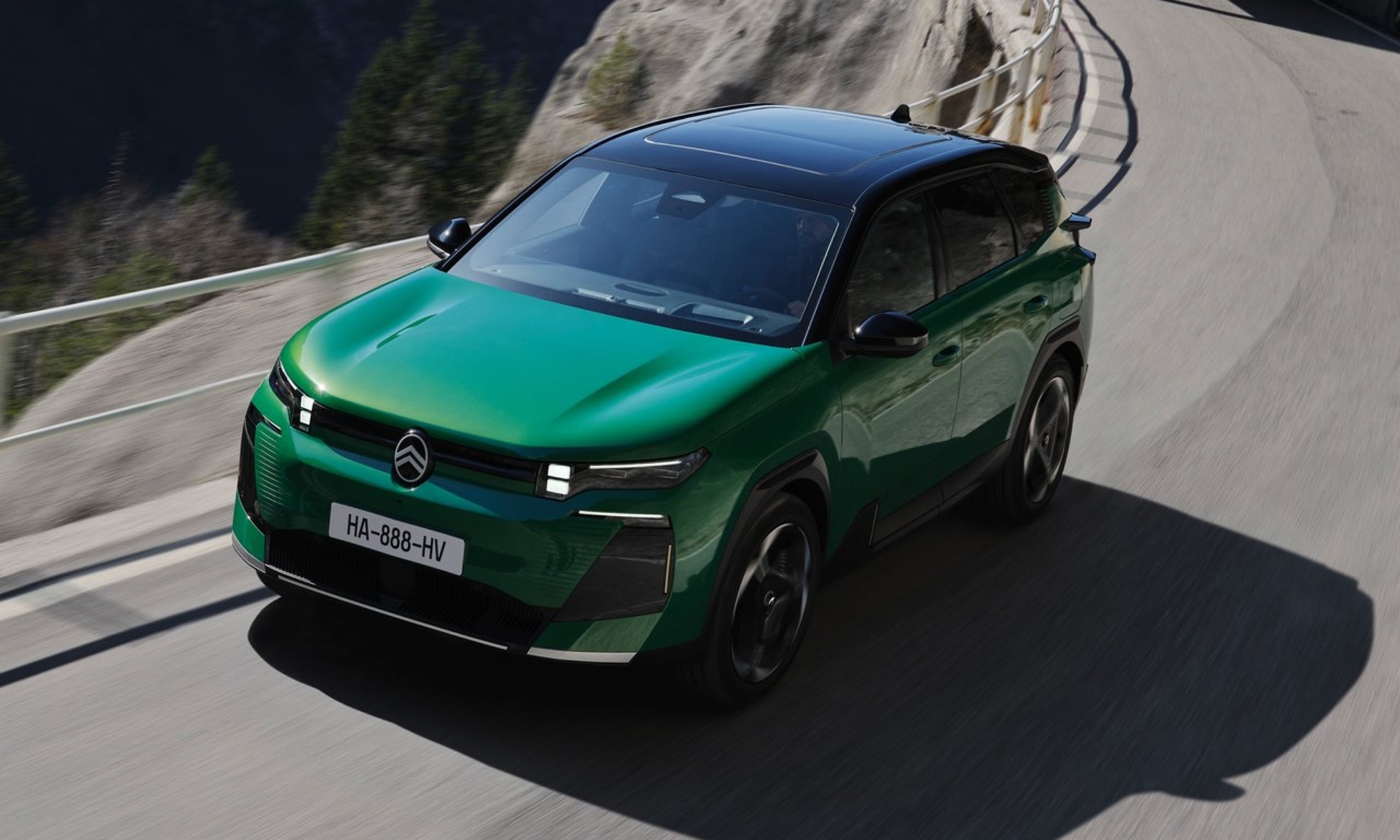 La nueva generación del C5 Aircross introduce una versión 100% eléctrica.
