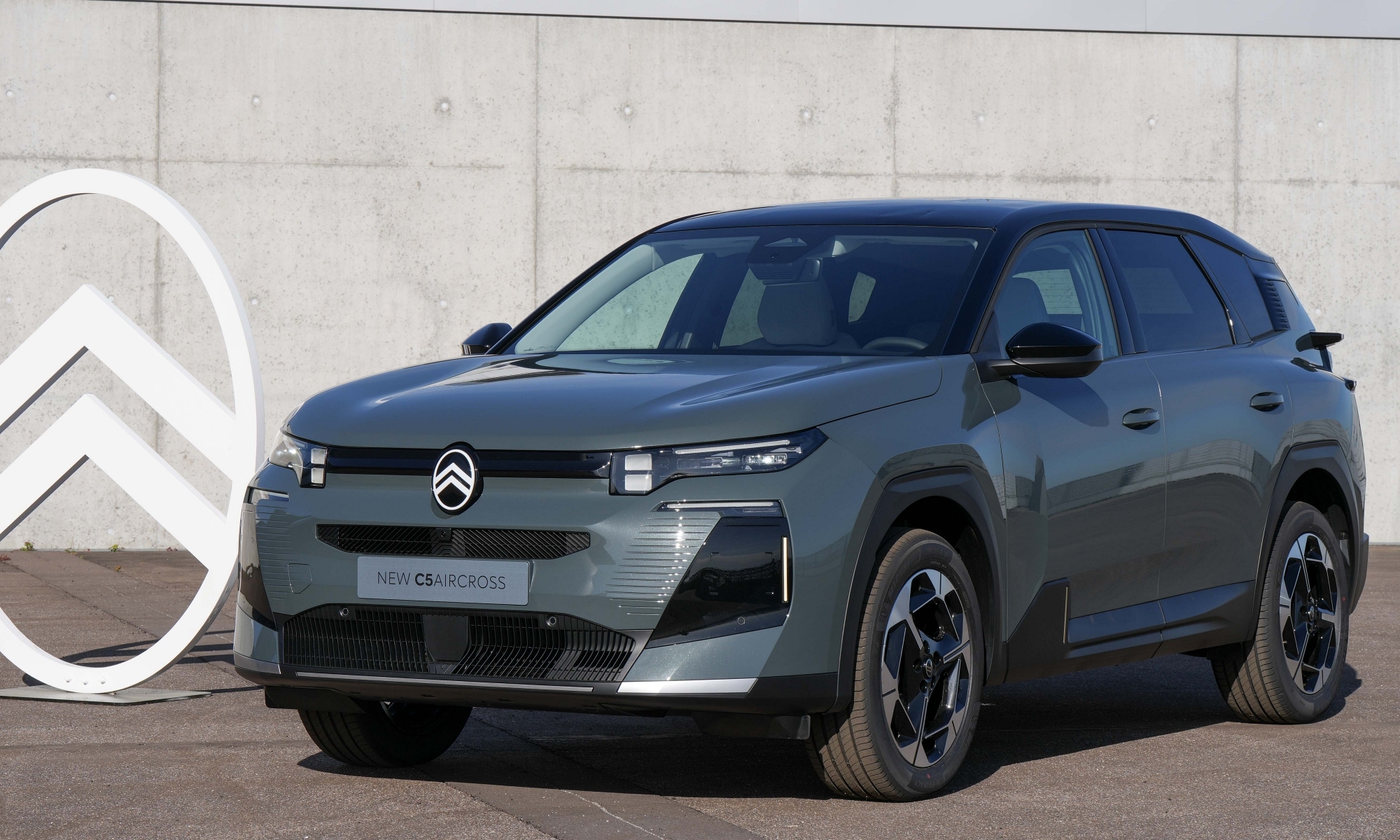 El nuevo C5 cambia de tamaño, mecánica, diseño y tecnología, pero mantiene la filosofía.