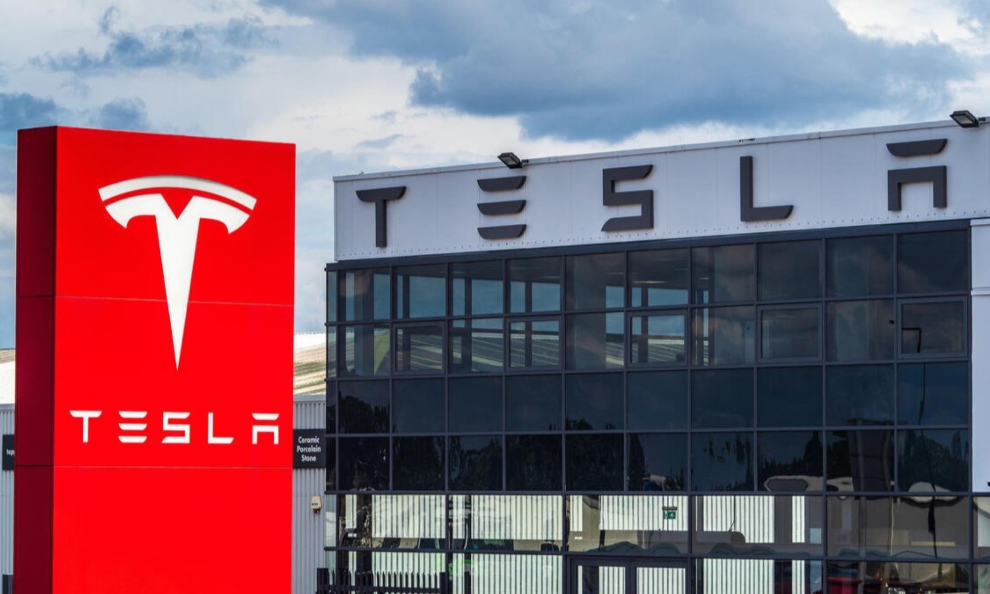 Pese a las polémicas acciones de Elon Musk, su CEO; Tesla logró en 2024 varios récord históricos en España.