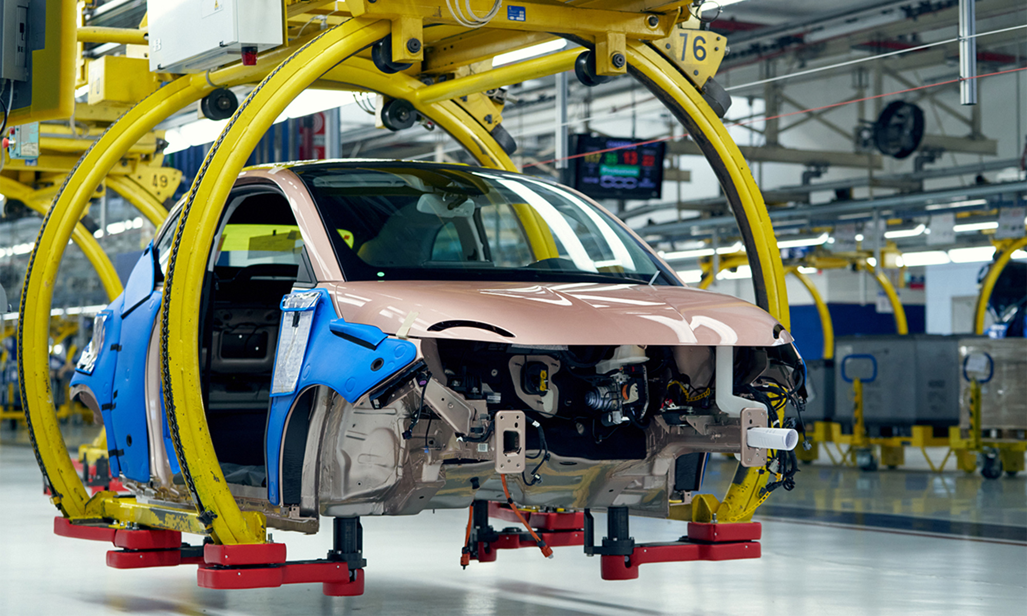ugt fica defiende fabricanes coches normativa emisiones 2