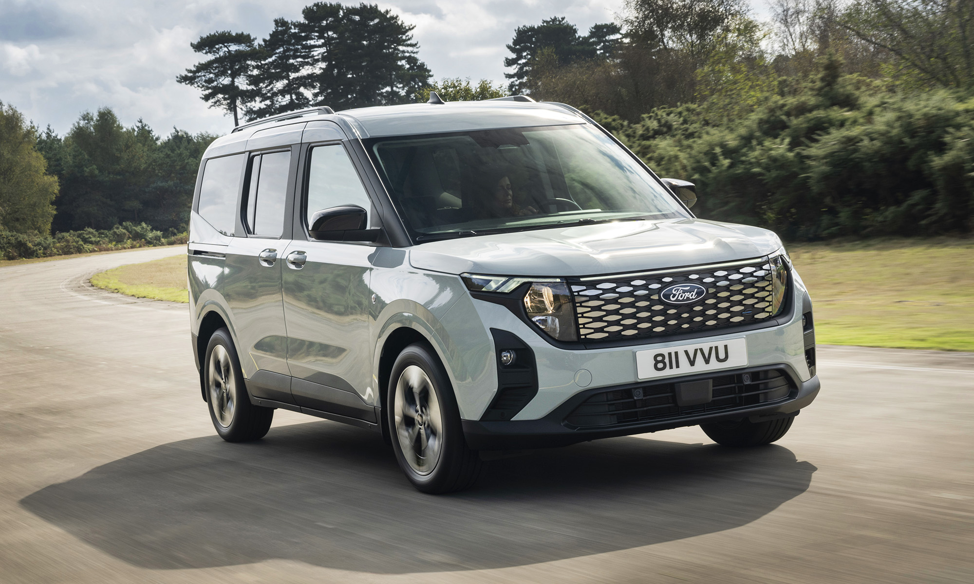 El Ford E-Tourneo Courier es el modelo eléctrico más accesible de la gama de la marca.