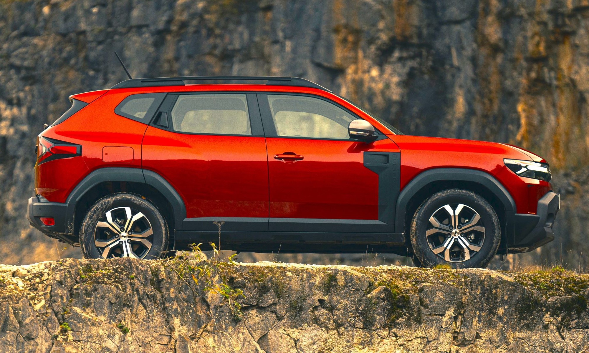 El Dacia Duster 4x4 recibirá antes de final de año un nuevo motor híbrido con el que logrará hasta 1.500 km de autonomía.
