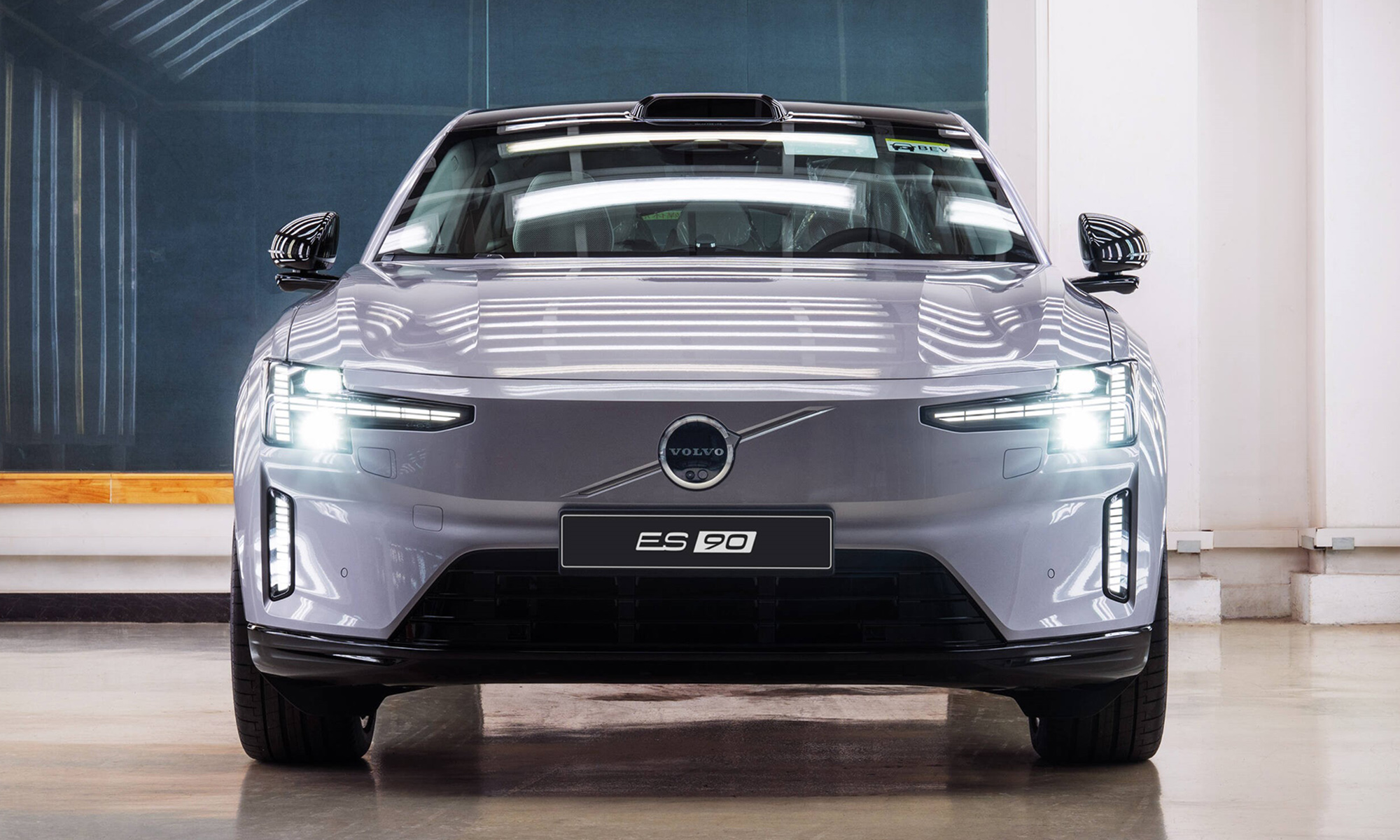 El Volvo ES90 es el último coche eléctrico de la firma sueca y uno de los cinco que se podrá beneficiar de su nuevo plan de recargas gratis. El Volvo ES90 es el último coche eléctrico de la firma sueca y uno de los cinco que se podrá beneficiar de su nuevo plan de recargas gratis.