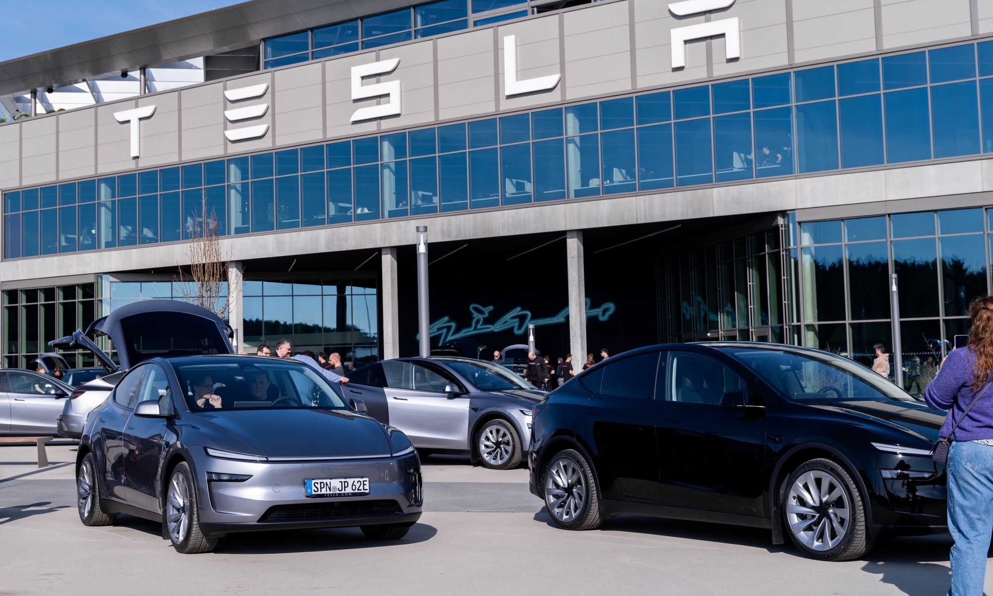 Tesla refuerza su presencia en Europa.