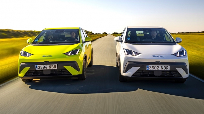 El BYD DOLPHIN SURF es el último gran éxito comercial del fabricante chino, con 1.141 ventas en apenas dos meses a la venta en España. El BYD DOLPHIN SURF es el último gran éxito comercial del fabricante chino, con 1.141 ventas en apenas dos meses a la venta en España.