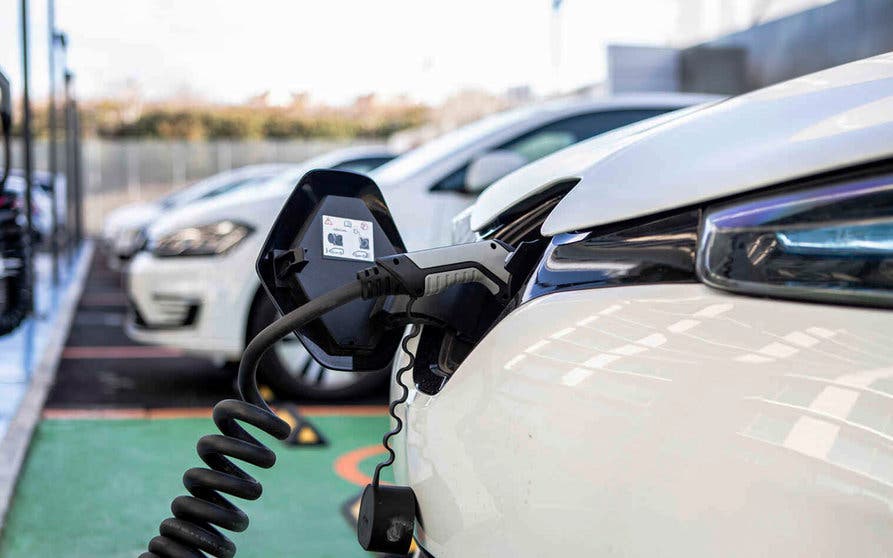  BeePlanet e Iberdrola se lanzan a por las baterías de segunda vida para recargar coches eléctricos. 