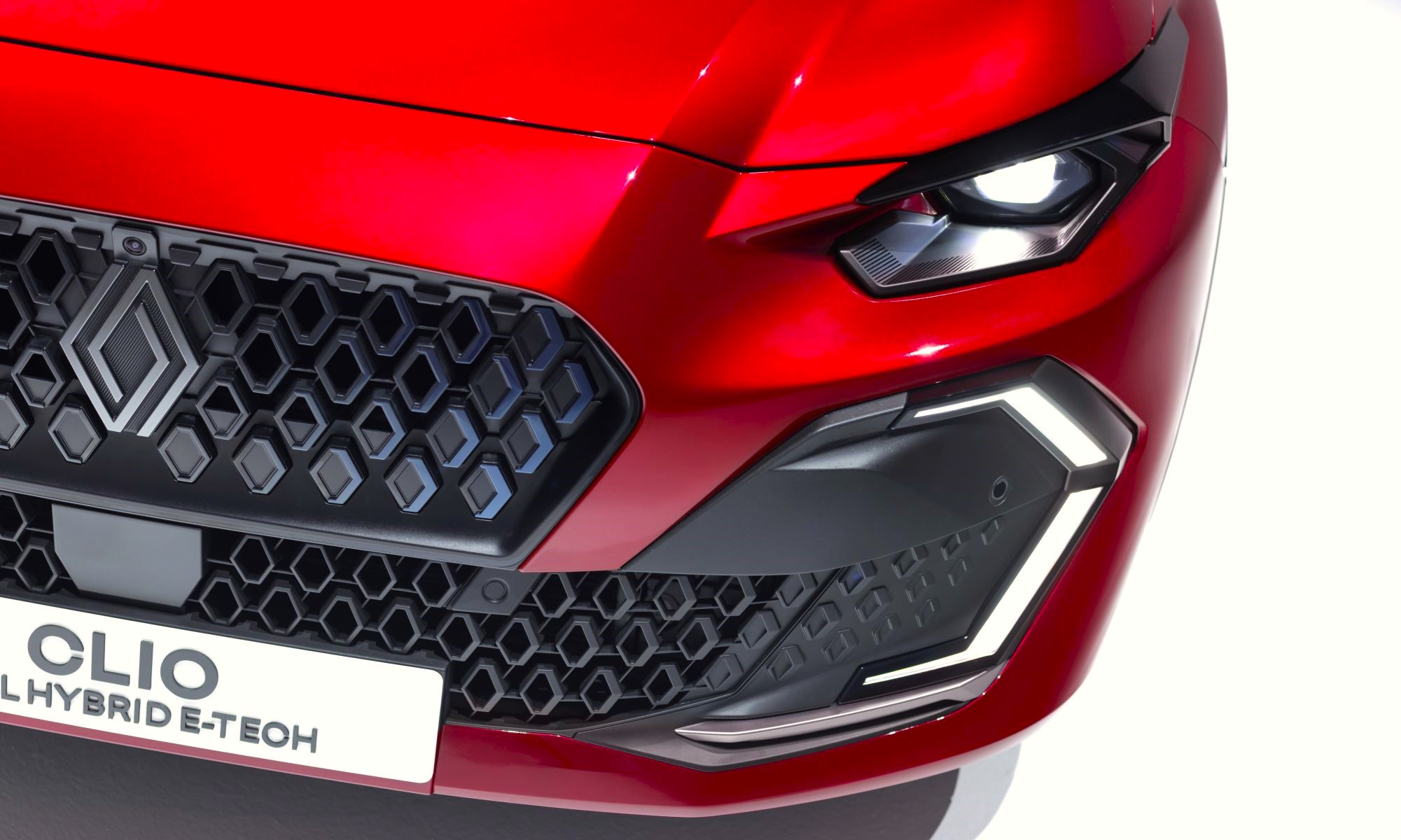 La nueva generación de este histórico urbano ofrecerá hasta 1.450 km autonomia y un motor híbrido de 160 CV.