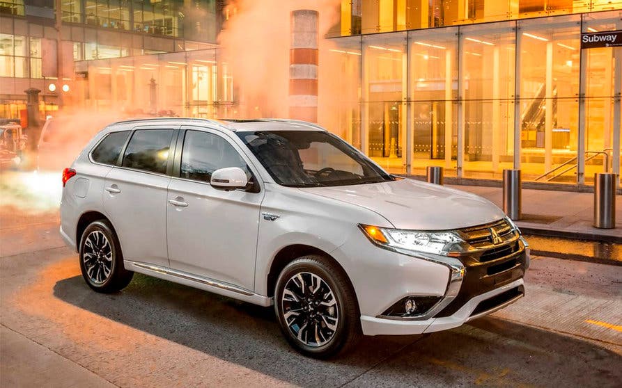  En Europa, el Mitsubishi Outlander PHEV no recibirá la actualización prevista en 2022, cuando dejará definitivamente de comercializarse. 