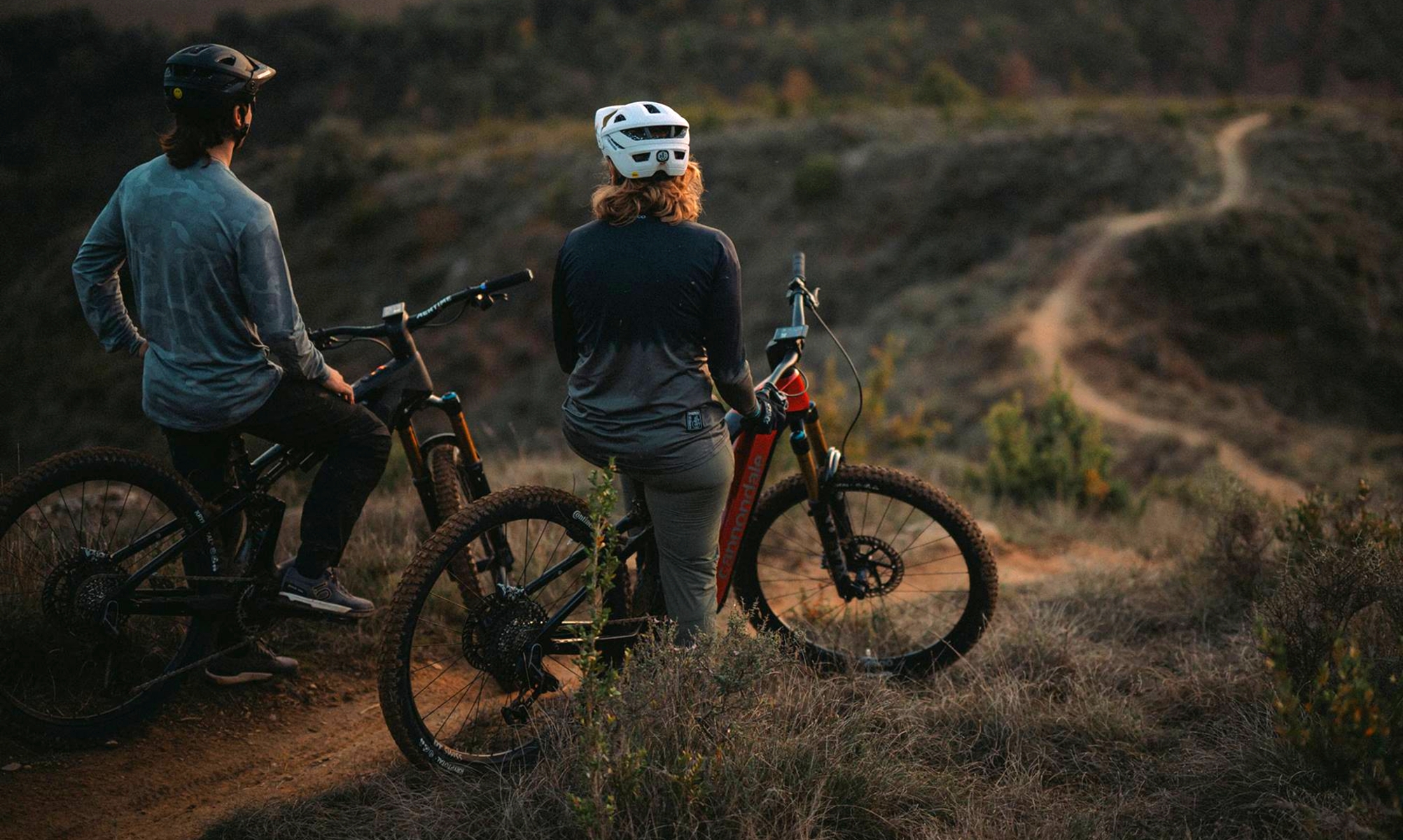 La gama Moterra 2025 tiene 2 modelos de carbono y 4 de aluminio (Foto: Cannondale).