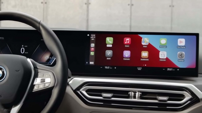 BMW i4 pantalla 10.000.000 coches prueba clientes no usan aplicacion apple iphone experto BMW