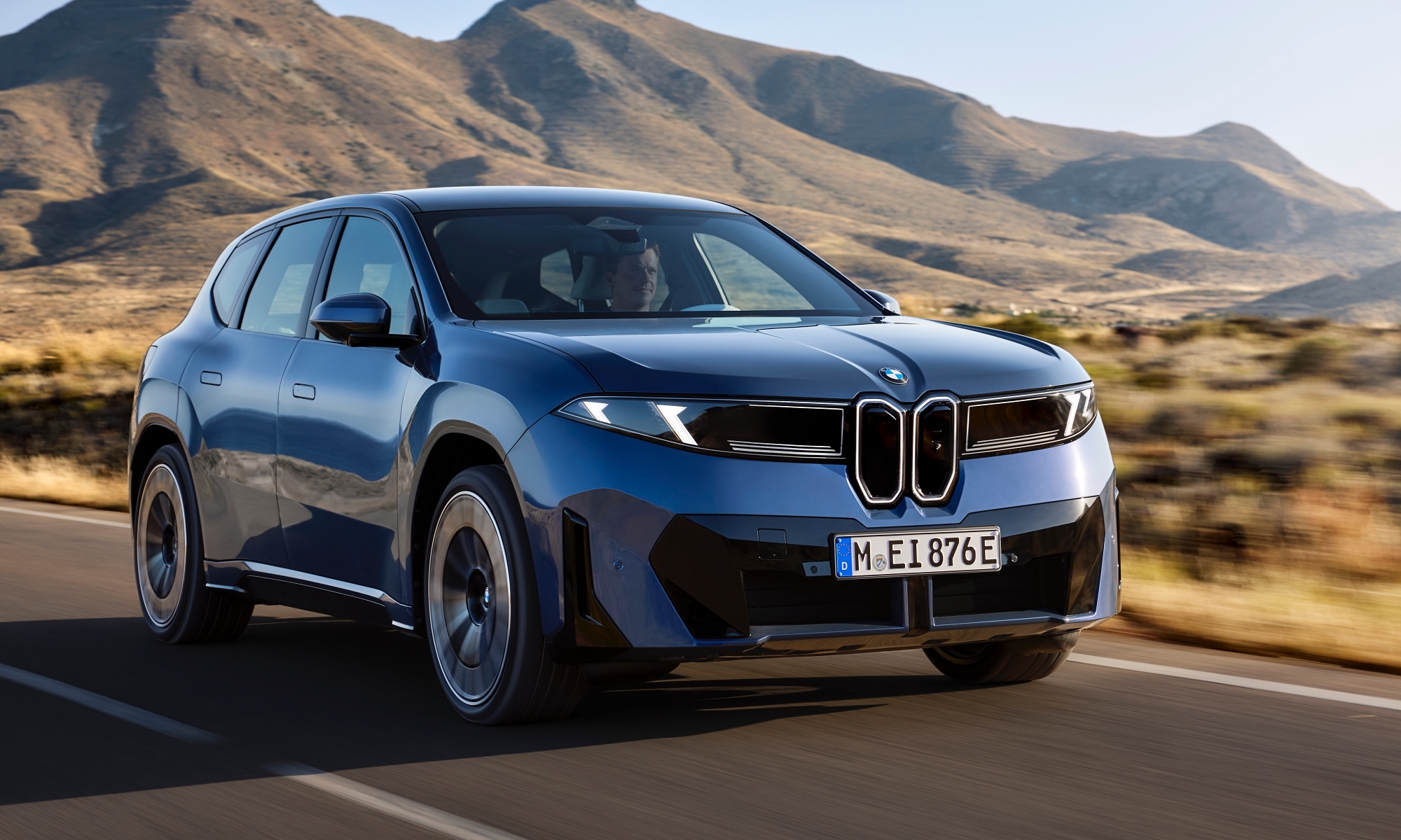 El iX3 es el primero en estrenar la nueva filosofía de diseño de BMW.
