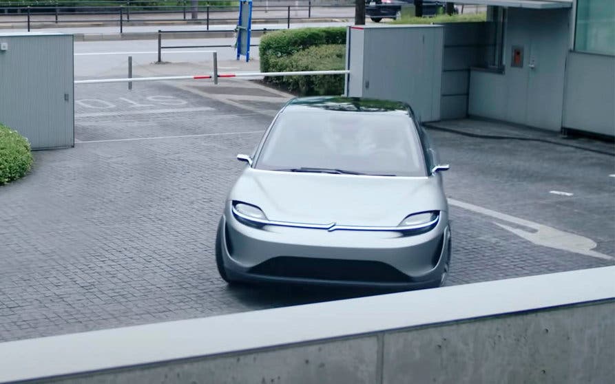  El prototipo de coche eléctrico de Sony, el Visio-S realizará pruebas reales en las vías públicas de Tokio. 