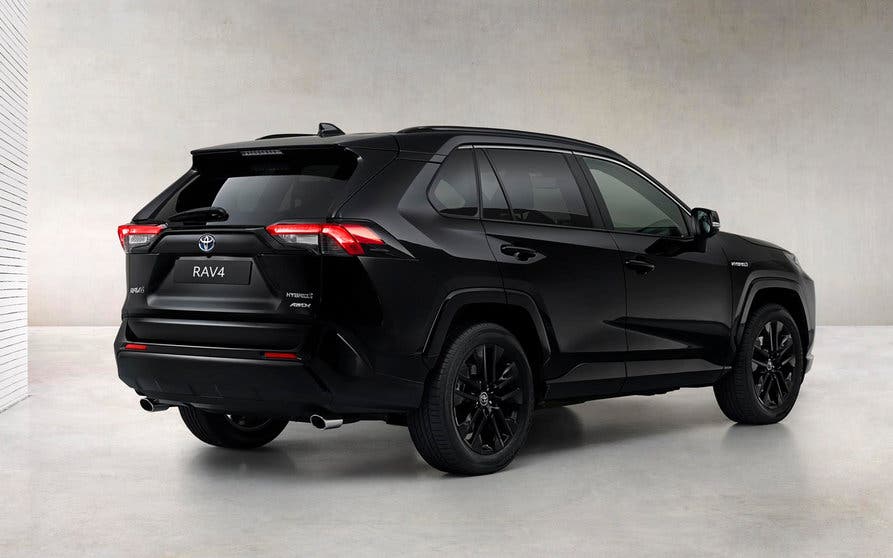  Nuevo Toyota RAV4 Electric Hybrid Black Edition. 