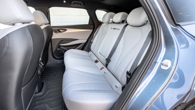SEAL 6 DM i Touring Interior (24)