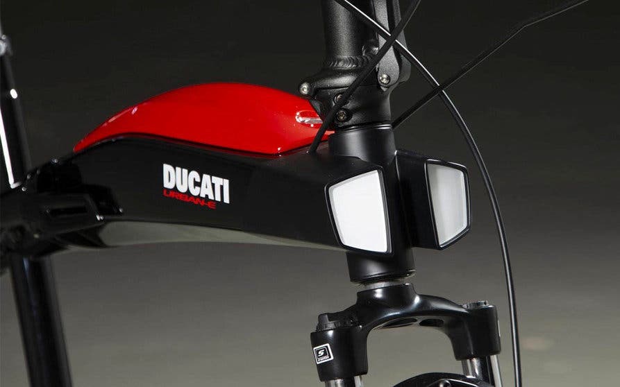  Ducati presenta tres bicicletas eléctricas, plegables y urbanas: Ducati SCR-E, Ducati SCR-E Sport y Ducati Urban-E. 