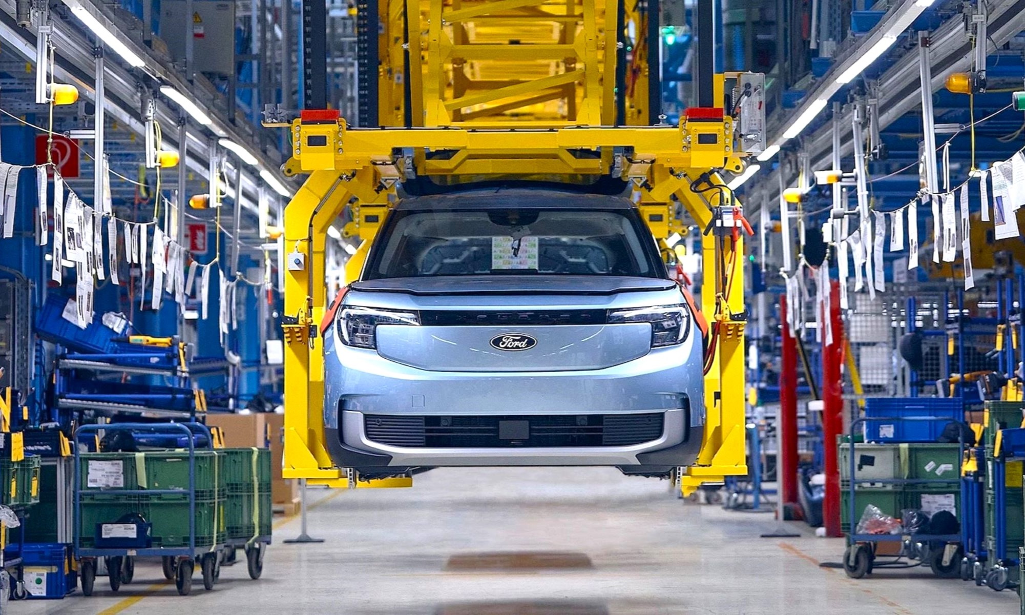 Ford, debido a la crisis de ventas de sus eléctricos en Europa, ha anunciado el despido del 25% de la plantilla en su fábrica de Colonia, en Alemania.