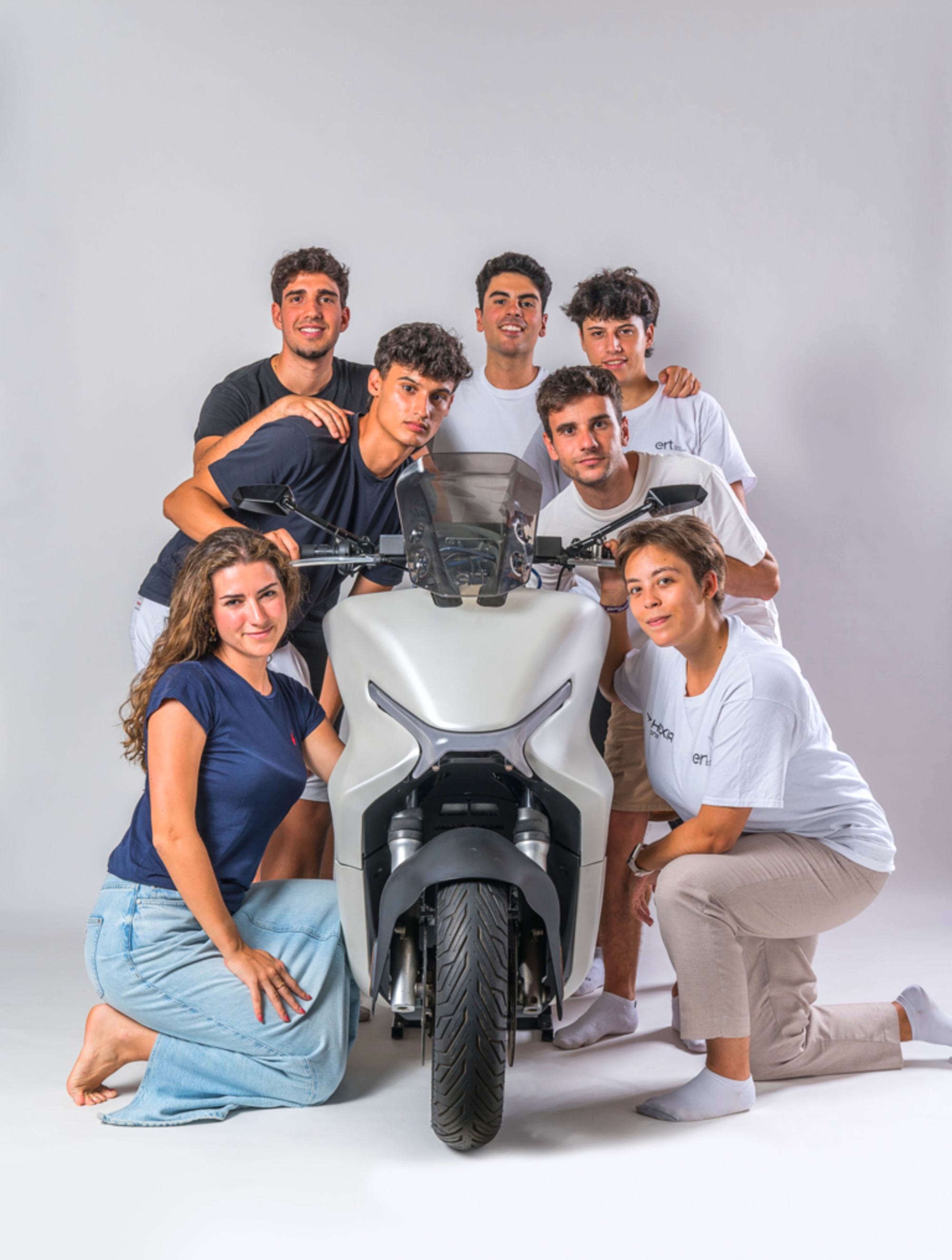elisava racing team 4 768x1016