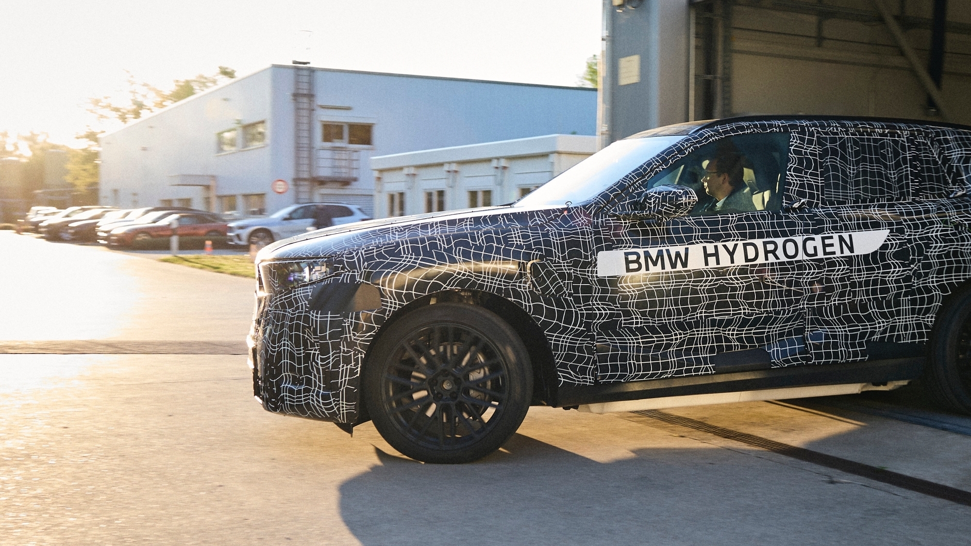 BMW apuesta por el hidrógeno: así será el iX5 Hydrogen con más de 500 ...