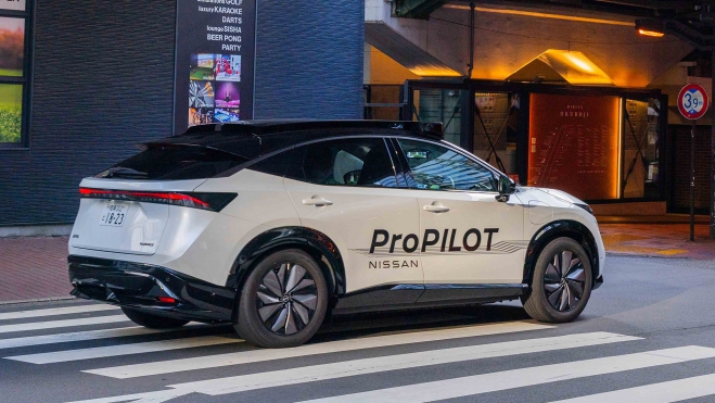 nissan propilot conduccion autonoma mejor que fsd tesla 2