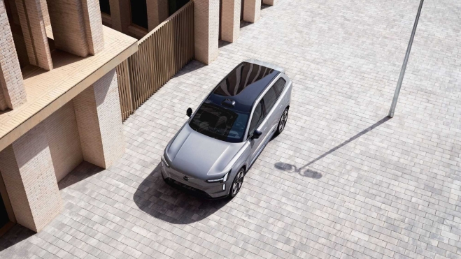 Volvo EX90 1