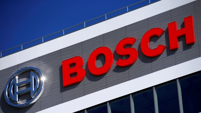 Bosch, uno de los principales fabricantes mundiales de componentes ha comunicado que despedirá a 13.000 trabajadores de su división de motor. Bosch, uno de los principales fabricantes mundiales de componentes ha comunicado que despedirá a 13.000 trabajadores de su división de motor.